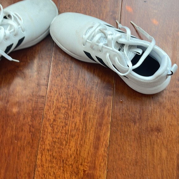 Adidas shoes - Picture 4 of 4